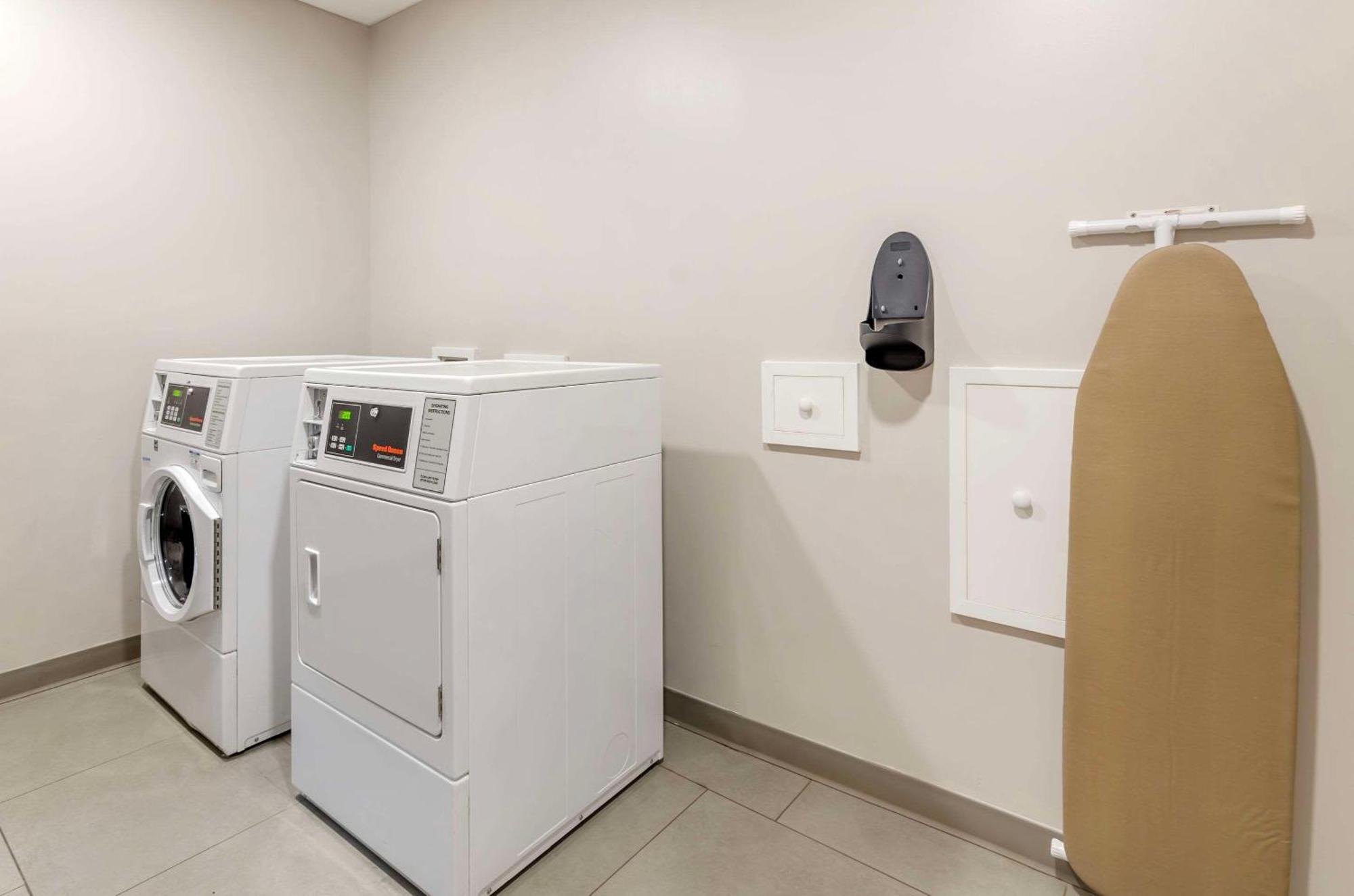Country Inn & Suites By Radisson, Charlottesville-Uva, Va מראה חיצוני תמונה