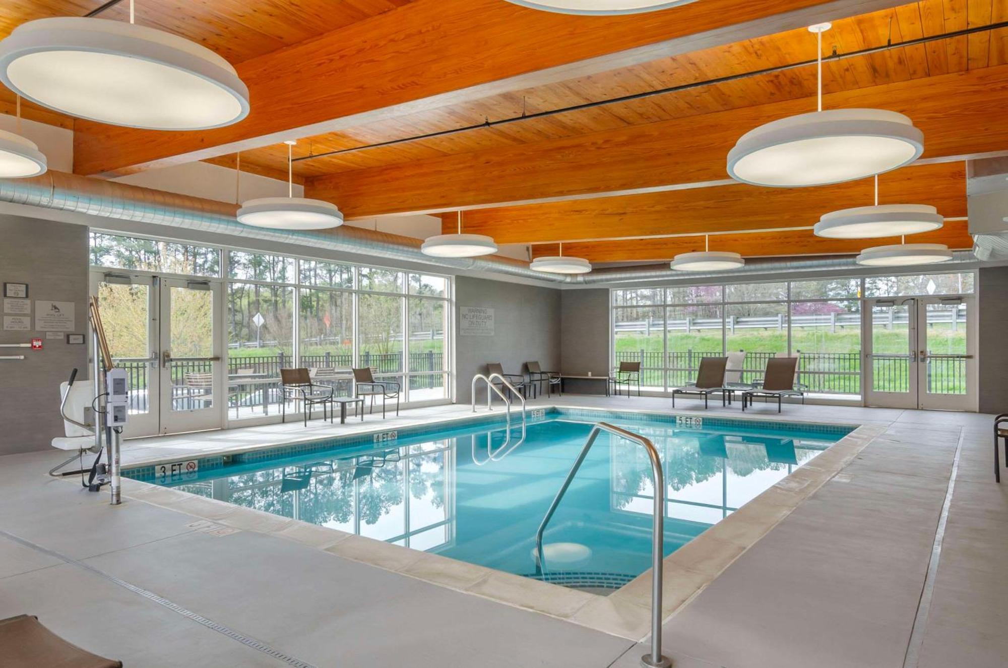 Country Inn & Suites By Radisson, Charlottesville-Uva, Va מראה חיצוני תמונה