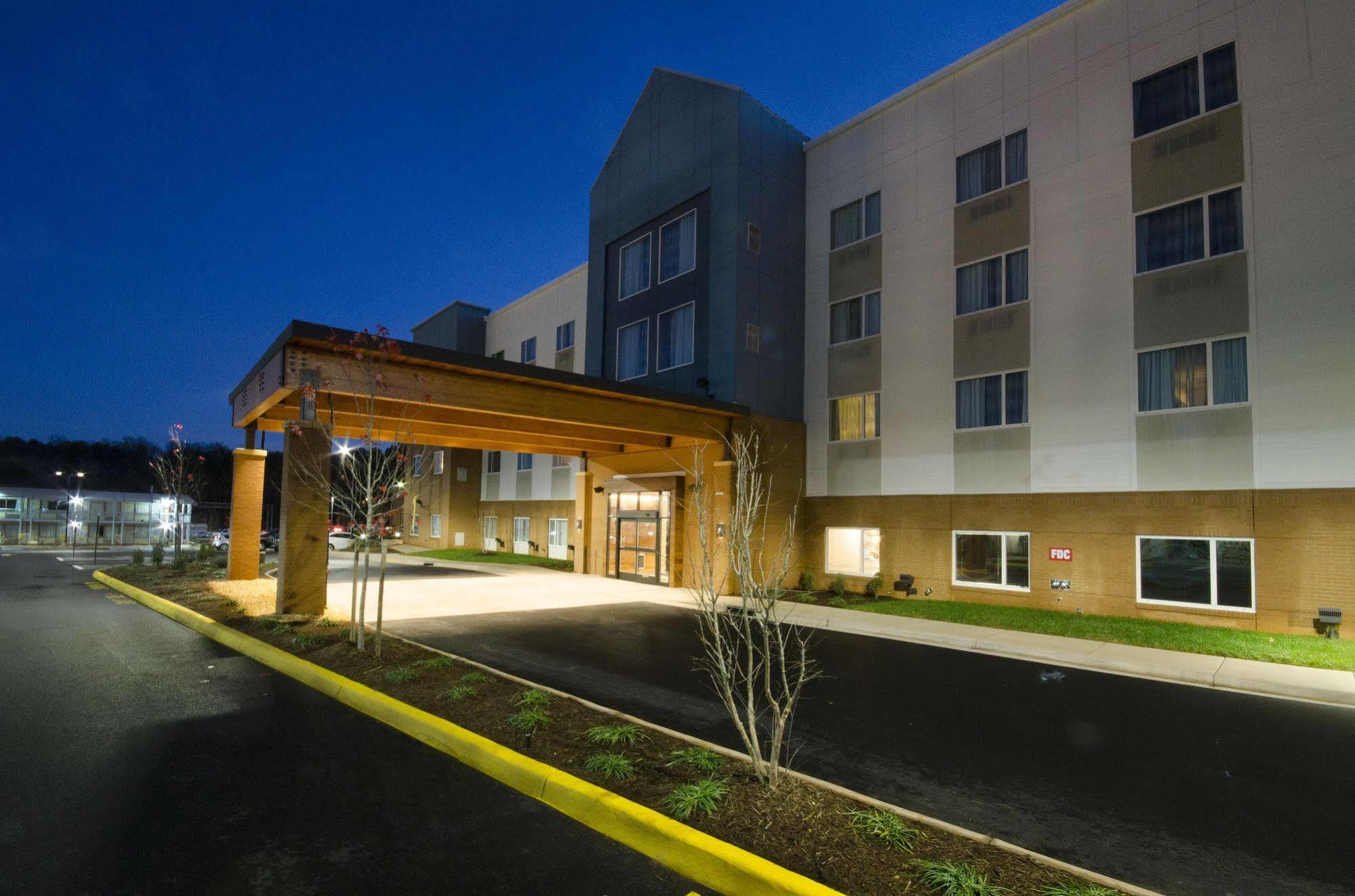 Country Inn & Suites By Radisson, Charlottesville-Uva, Va מראה חיצוני תמונה